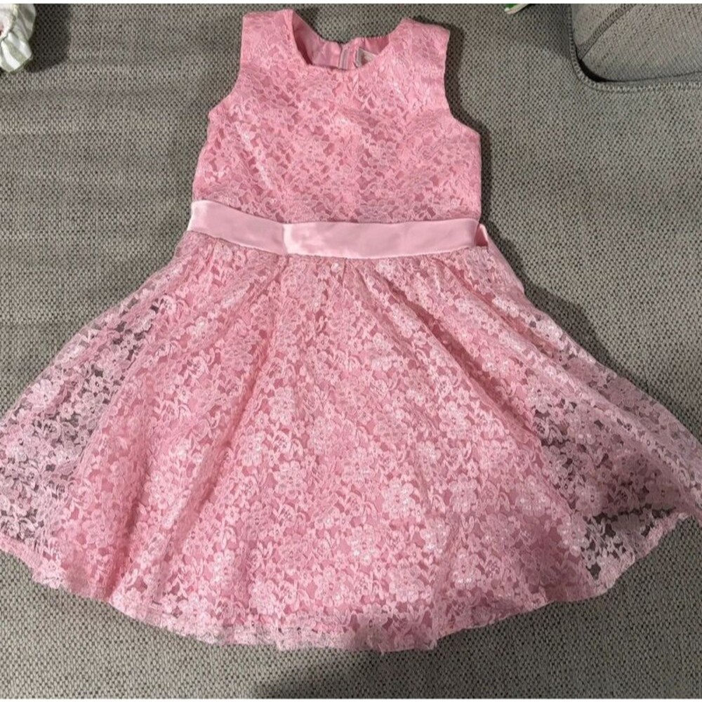 Girls pink lace dress size 6